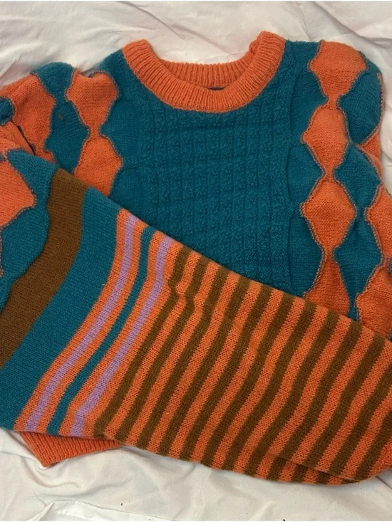 Cider Teal & Orange Cropped Cable-Knit Colorblock Sweater - Picture 3 of 4